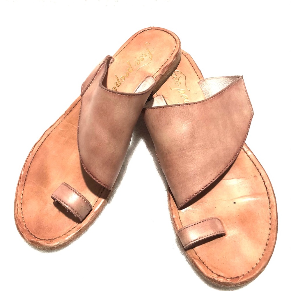 FREE PEOPLE LEATHER FLATS SIZE 10